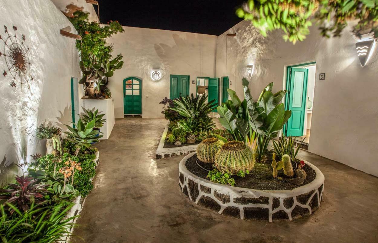 Los Lirios Hotel Rural - Adults Only Тіас Екстер'єр фото